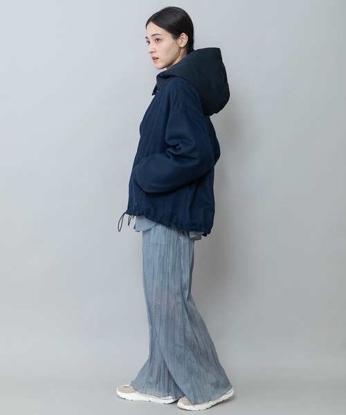 Munich（ミューニック）の「【軽量】【保温性】【吸水・速乾性】梳毛調合繊×ツイル×octaフーデットブルゾン（ブルゾン・レディース・ネイビー/チャコールグレー/グレー・S）」の5枚目の写真