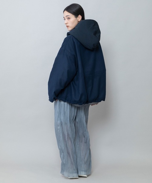 Munich（ミューニック）の「【軽量】【保温性】【吸水・速乾性】梳毛調合繊×ツイル×octaフーデットブルゾン（ブルゾン・レディース・ネイビー/チャコールグレー/グレー・S）」の6枚目の写真