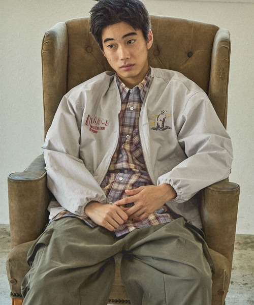 niko and...（ニコアンド）の「リバーシブル刺繍ブルゾン（ブルゾン・メンズ・チャコール/グレー・MEDIUM/LARGE）」の5枚目の写真