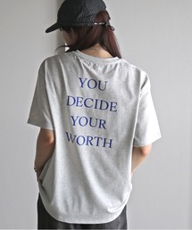 バックロゴデザインカラフルTシャツ