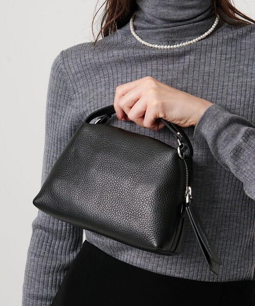 GIANNI CHIARINI(ジャンニ キアリーニ)の「<GIANNI CHIARINI>ALIFA S バッグ 25FW(ショルダーバッグ・レディース・ブラック/オリーブ/ナチュラル/ダークオレンジ/ベージュ・FREE)」の2枚目の写真