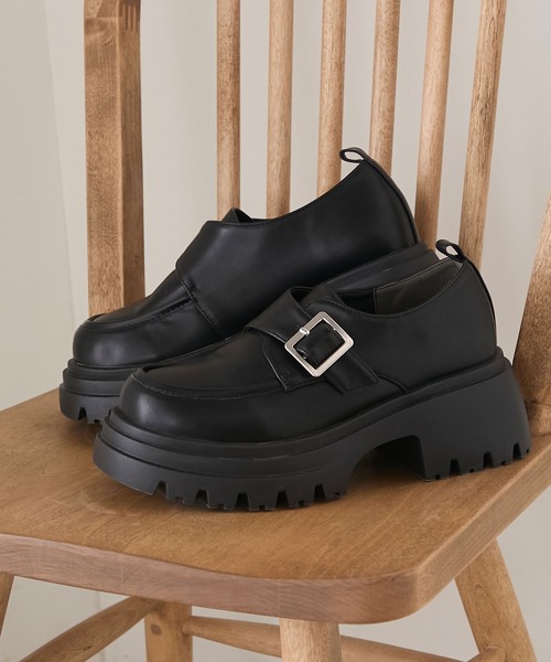 forksy.（フォルクシー）の「【forksy.】ボリュームソールバックルベルトローファー（ローファー・レディース・ブラック/ブラウン・L/M）」の3枚目の写真