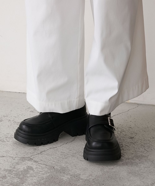 forksy.（フォルクシー）の「【forksy.】ボリュームソールバックルベルトローファー（ローファー・レディース・ブラック/ブラウン・L/M）」の7枚目の写真