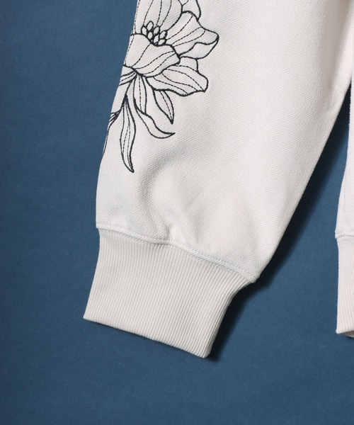 ANPAS（アンパス）の「Kersey Suede Flower Embroidery SweatShirt/カルゼ スウェード フラワー刺繍 スウェット トレーナー メンズ レディース（スウェット・メンズ・ホワイト/ホワイト系その他/ブラック/ブラック系その他・M/L/LL）」の14枚目の写真