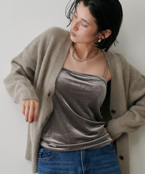 LARUTA（ラルータ）の「【LARUTA】カップ付きベロアキャミ（キャミソール・レディース・ブラック/グレー系その他/ブルー系その他/グレイッシュベージュ・FREE）」の3枚目の写真