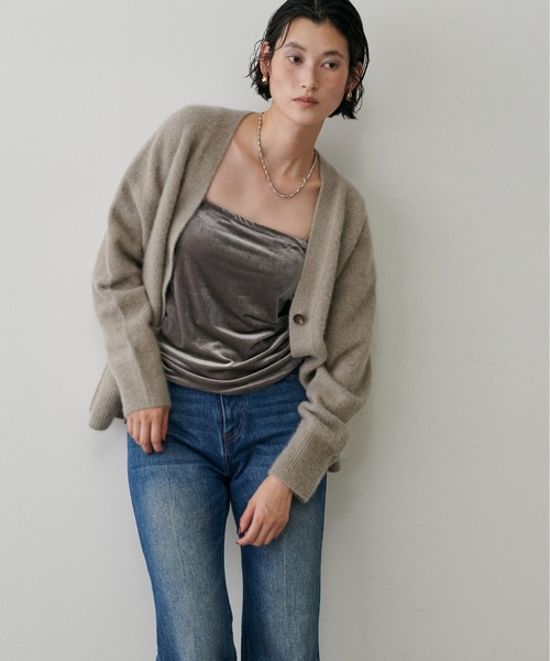LARUTA（ラルータ）の「【LARUTA】カップ付きベロアキャミ（キャミソール・レディース・ブラック/グレー系その他/ブルー系その他/グレイッシュベージュ・FREE）」の12枚目の写真