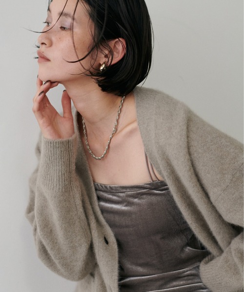 LARUTA（ラルータ）の「【LARUTA】カップ付きベロアキャミ（キャミソール・レディース・ブラック/グレー系その他/ブルー系その他/グレイッシュベージュ・FREE）」の9枚目の写真