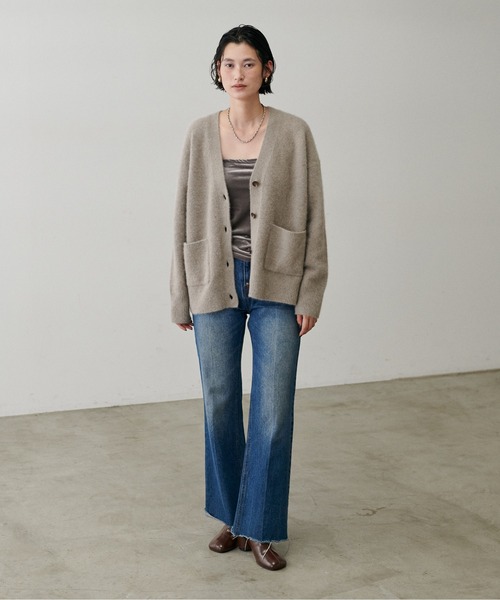 LARUTA（ラルータ）の「【LARUTA】カップ付きベロアキャミ（キャミソール・レディース・ブラック/グレー系その他/ブルー系その他/グレイッシュベージュ・FREE）」の13枚目の写真