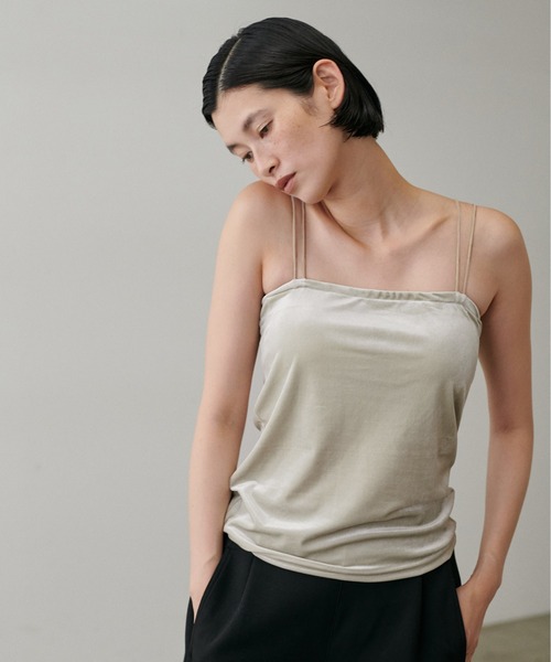 LARUTA（ラルータ）の「【LARUTA】カップ付きベロアキャミ（キャミソール・レディース・ブラック/グレー系その他/ブルー系その他/グレイッシュベージュ・FREE）」の14枚目の写真