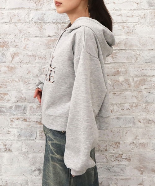 CECIL McBEE（セシルマクビー）の「エンボスロゴパーカー（パーカー・レディース・アイボリー/グレー/ブラック・MEDIUM/LARGE）」の15枚目の写真
