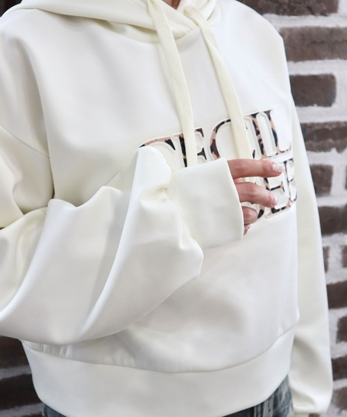 CECIL McBEE（セシルマクビー）の「エンボスロゴパーカー（パーカー・レディース・アイボリー/グレー/ブラック・MEDIUM/LARGE）」の6枚目の写真