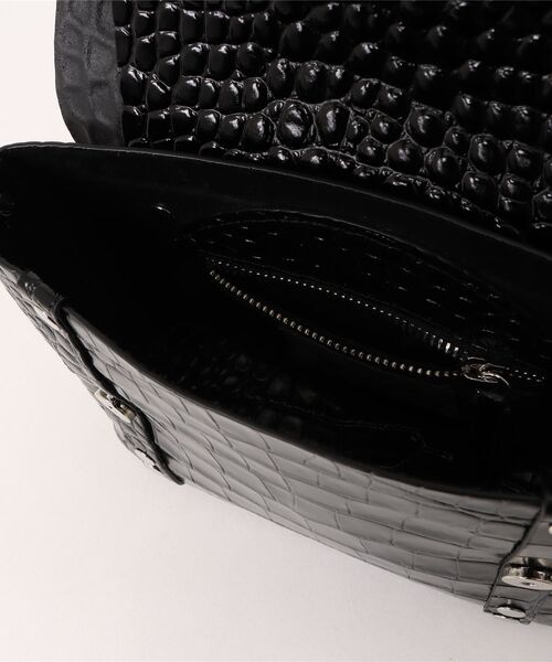 Vivienne Westwood（ヴィヴィアンウエストウッド）の「KIM CROSSBODY（ショルダーバッグ・レディース・ブラック・FREE）」の4枚目の写真