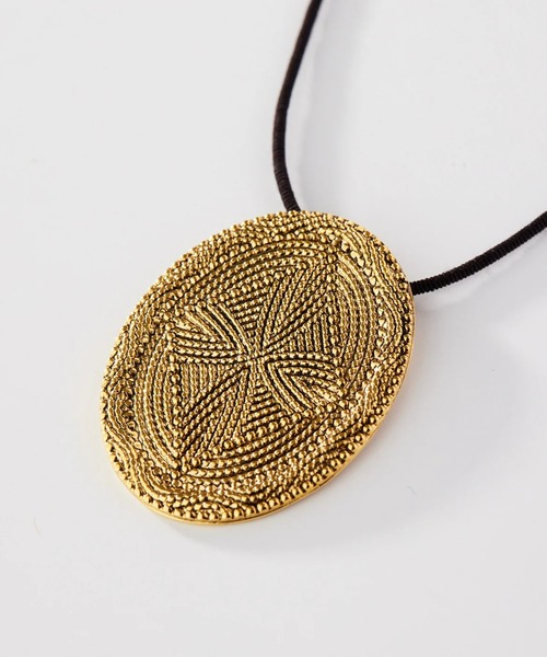 ADER（アデル）の「VINTAGE METAL oval pendant/ペンダント（ネックレス・レディース・ゴールド・フリー）」の2枚目の写真