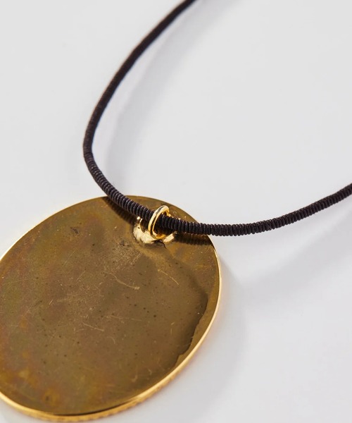 ADER（アデル）の「VINTAGE METAL oval pendant/ペンダント（ネックレス・レディース・ゴールド・フリー）」の3枚目の写真