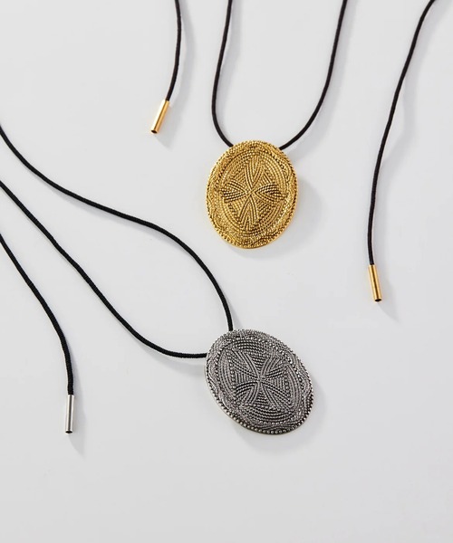 ADER（アデル）の「VINTAGE METAL oval pendant/ペンダント（ネックレス・レディース・ゴールド・フリー）」の6枚目の写真