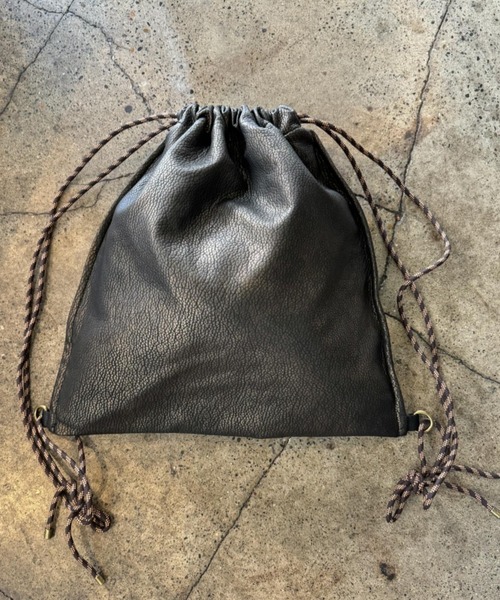 INTER FACTORY（インターファクトリー）の「emuniem by.ゆいか - 4wayビンテージナップサック（バックパック/リュック・レディース・ブラック・FREE）」の3枚目の写真