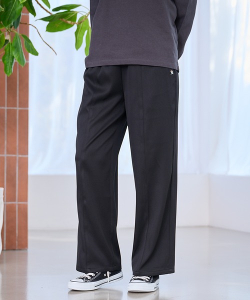 Arnold Palmer（アーノルドパーマー）の「イージーワイド ストレートパンツ（その他パンツ・レディース・ブラウン/ベージュ/ブラック・S/L/M）」の2枚目の写真