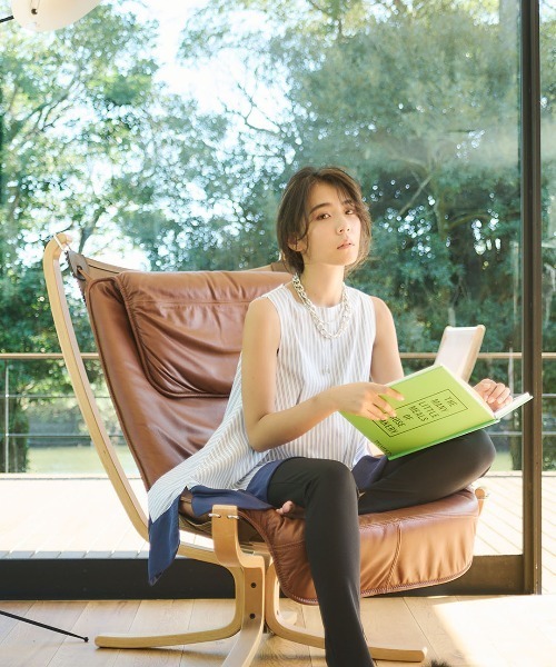 mikomori(ミコモリ)の「HANDKERCHIEF HEM TUNIC(C0381)(Tシャツ/カットソー・レディース・ホワイト×ネイビー/ホワイト×グレー・FREE)」の9枚目の写真