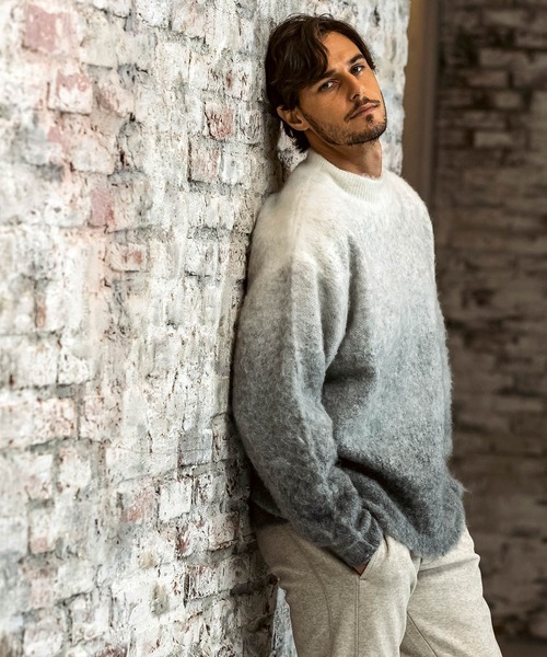 AKM Contemporary（エイケイエムコンテンポラリー）の「【WEB・直営店限定】AKM Contemporary(エイケイエムコンテンポラリー)モヘア オーバーサイズ グラデーション ニット(保温性/起毛)（ニット/セーター・メンズ・ブラック/ホワイト/ブラウン・S/M/L/XL）」の7枚目の写真