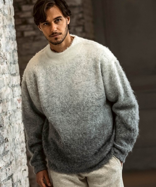 AKM Contemporary（エイケイエムコンテンポラリー）の「【WEB・直営店限定】AKM Contemporary(エイケイエムコンテンポラリー)モヘア オーバーサイズ グラデーション ニット(保温性/起毛)（ニット/セーター・メンズ・ブラック/ホワイト/ブラウン・S/M/L/XL）」の8枚目の写真