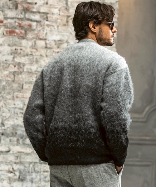 AKM Contemporary（エイケイエムコンテンポラリー）の「【WEB・直営店限定】AKM Contemporary(エイケイエムコンテンポラリー)モヘア オーバーサイズ グラデーション ニット(保温性/起毛)（ニット/セーター・メンズ・ブラック/ホワイト/ブラウン・S/M/L/XL）」の10枚目の写真
