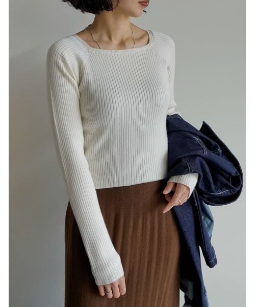 Re:EDIT（リエディ）の「[新色追加][2025AW COLLECTION]スクエアネックリブニットトップス（ニット/セーター・レディース・ブラック/アイボリー/ボルドー/ブラウン/チャコール/ブルー・MEDIUM/LARGE）」の2枚目の写真