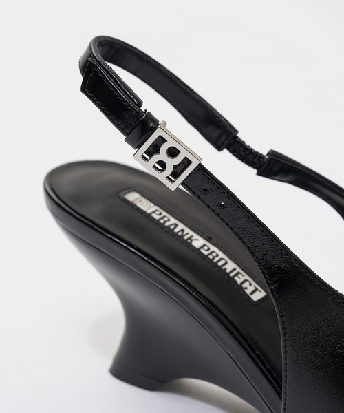 PRANK PROJECT（プランクプロジェクト）の「Vカットウェッジパンプス / V-Cut Wedge Pumps（パンプス・レディース・レッド/ブラック・36/37/38）」の10枚目の写真