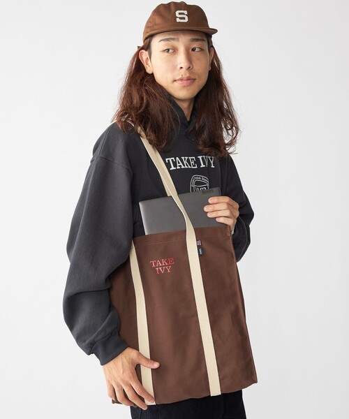 SHIPS（シップス）の「SHIPS×TAKE IVY:『TAKE NVY』INTER-VARSITYトートバッグ（トートバッグ・メンズ・ワイン/グリーン/キャメル/ロイヤルブルー/ネイビー・ONE SIZE）」の5枚目の写真