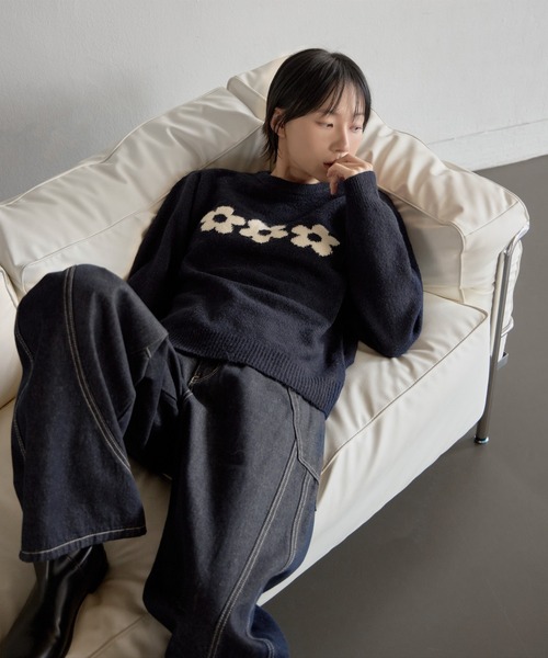 UNE MANSION(ユヌマンション)の「【UNE ORIGINAL】ふわふわラブリーフラワーベーシックシルエットニット(ニット/セーター・レディース・ネイビー/ブラウン/グレー・FREE)」の13枚目の写真