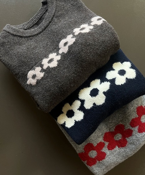 UNE MANSION(ユヌマンション)の「【UNE ORIGINAL】ふわふわラブリーフラワーベーシックシルエットニット(ニット/セーター・レディース・ネイビー/ブラウン/グレー・FREE)」の21枚目の写真