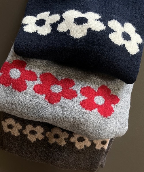 UNE MANSION(ユヌマンション)の「【UNE ORIGINAL】ふわふわラブリーフラワーベーシックシルエットニット(ニット/セーター・レディース・ネイビー/ブラウン/グレー・FREE)」の19枚目の写真