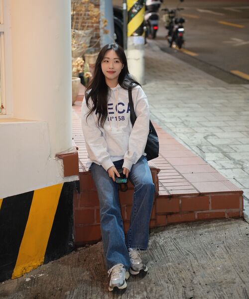 AECA（エイカ）の「BIG LOGO PULLOVER HOODIE-LIGHT GREY/NAVY（パーカー・レディース・その他・LARGE/SMALL/MEDIUM/X-LARGE）」の10枚目の写真