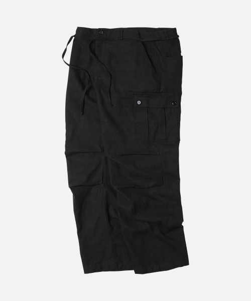 FRIZMWORKS(フリズムワークス)の「LINEN CARGO PARACHUTE PANTS _ BLACK(その他パンツ・メンズ・その他・MEDIUM/LARGE/X-LARGE)」の2枚目の写真