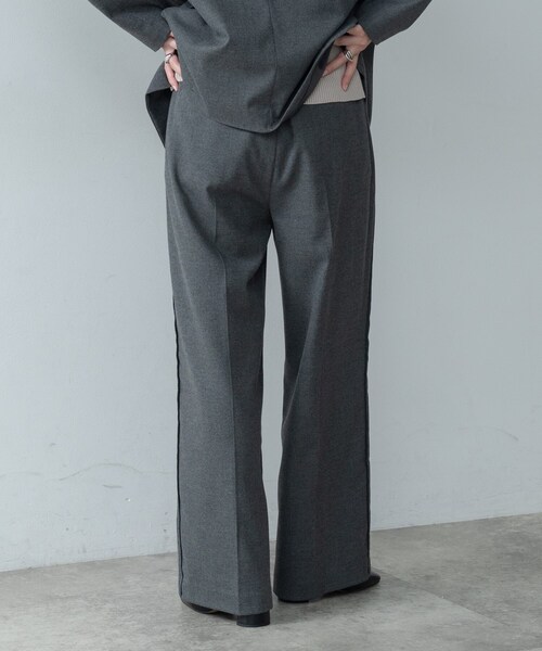 GALLEST（ギャレスト）の「Comfy SET UP｜イージーストレートスラックス【セットアップ対応／通勤／カセット服】（その他パンツ・レディース・ダークグレー/ブラック/ブラウン系・34/36/38/40）」の16枚目の写真