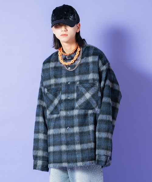 a.p.o.v.(エーピーオービー)の「a.p.o.v. チェック柄ファーオーバーサイズシャツジャケット(シャツ/ブラウス・メンズ・パープル/ネイビー・ONESIZE)」の2枚目の写真
