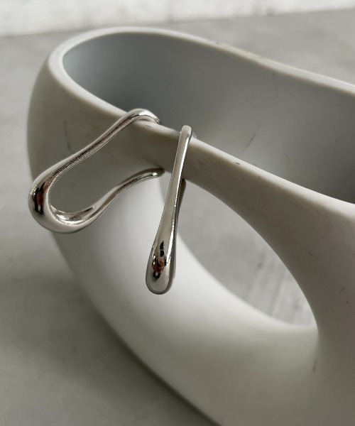 AIC.（エーアイシー）の「オーバルピアス（ピアス（両耳用）・レディース・シルバー/ゴールド・FREE）」の3枚目の写真