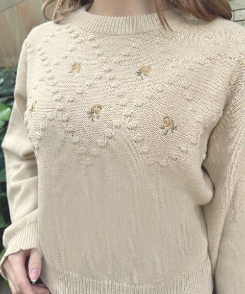 F i.n.t（フィント）の「プチローズ刺繍ニットプルオーバー/fint フィント（ニット/セーター・レディース・オフホワイト/ライトベージュ・FREE）」の9枚目の写真