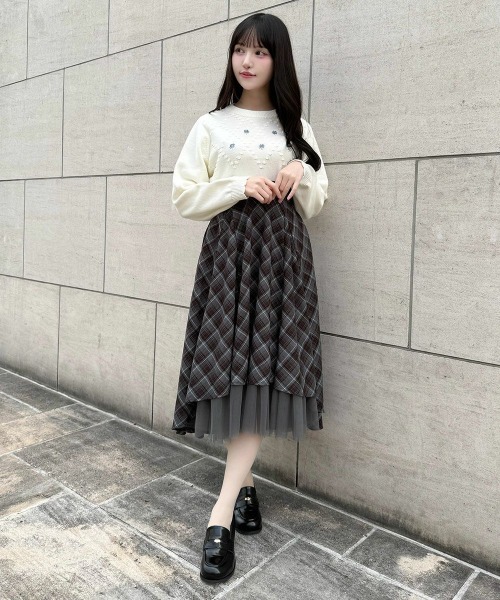 F i.n.t（フィント）の「プチローズ刺繍ニットプルオーバー/fint フィント（ニット/セーター・レディース・オフホワイト/ライトベージュ・FREE）」の12枚目の写真