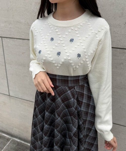 F i.n.t（フィント）の「プチローズ刺繍ニットプルオーバー/fint フィント（ニット/セーター・レディース・オフホワイト/ライトベージュ・FREE）」の13枚目の写真