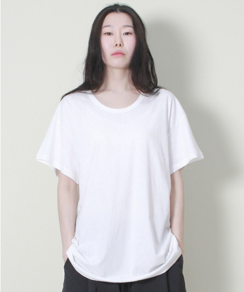 DEMARC(ドゥマーク)の「ソリッドアンバランスルーズフィットクルーネック半袖Tシャツホワイト(Tシャツ/カットソー・レディース・その他・LARGE/MEDIUM)」の3枚目の写真