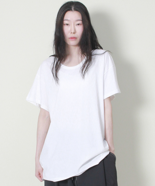DEMARC(ドゥマーク)の「ソリッドアンバランスルーズフィットクルーネック半袖Tシャツホワイト(Tシャツ/カットソー・レディース・その他・LARGE/MEDIUM)」の9枚目の写真