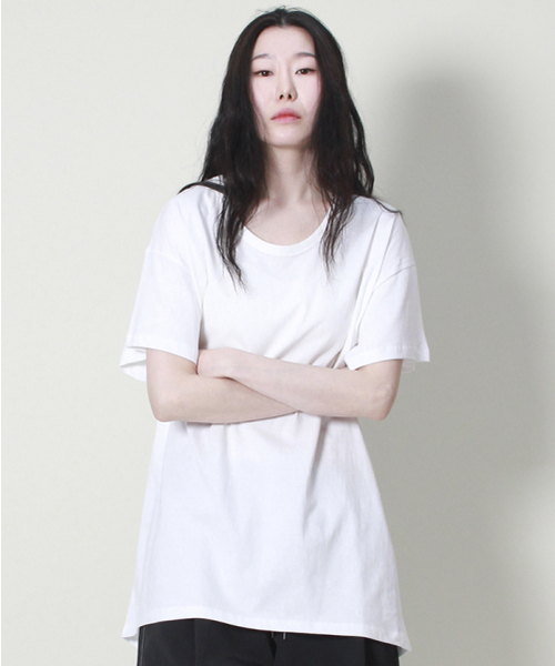 DEMARC(ドゥマーク)の「ソリッドアンバランスルーズフィットクルーネック半袖Tシャツホワイト(Tシャツ/カットソー・レディース・その他・LARGE/MEDIUM)」の10枚目の写真