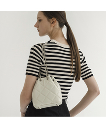 ANODDS（アンオズ）の「TIWI SHEEPSKIN QUILT chain mini bucket bag 3 color（ショルダーバッグ）」