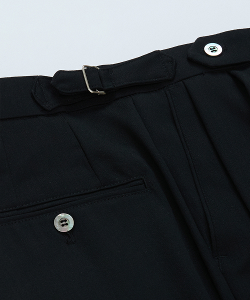 BELLIEF(ベリーフ)の「Wool adjust Double Pleat relaxed Trouser (Black)(スラックス・メンズ・その他・MEDIUM/LARGE/X-LARGE)」の3枚目の写真