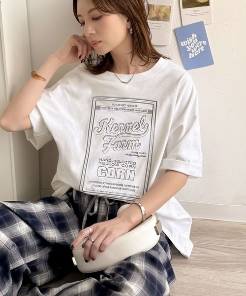 Java(ジャバ)の「《JaVa ジャバコラボ》【接触冷感機能付き】ゆるっと着て、しっかり洒落る。前後2wayパッケージロゴ風 オーバーサイズ刺繍ビッグTEE(半袖)(Tシャツ/カットソー・レディース・オフホワイト/ブラウン/アイボリー/チャコール・MEDIUM/LARGE/X-LARGE/SMALL)」の5枚目の写真