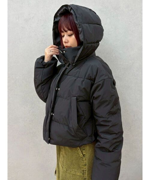 EVRIS（エヴリス）の「2WAYエアリークロップドブルゾン（ダウンジャケット/コート・レディース・その他1/ブラック・FREE）」の2枚目の写真