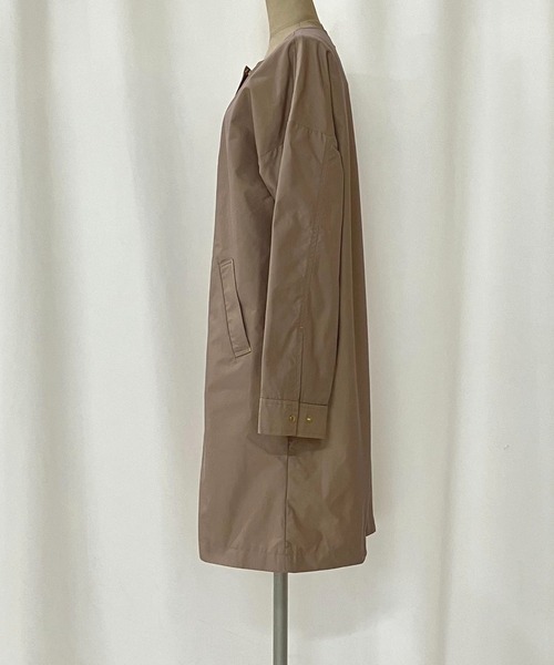 Q（キュー）の「ノーカラーツイルコート（ノーカラーコート・レディース・ベージュ/ブラック・MEDIUM）」の3枚目の写真