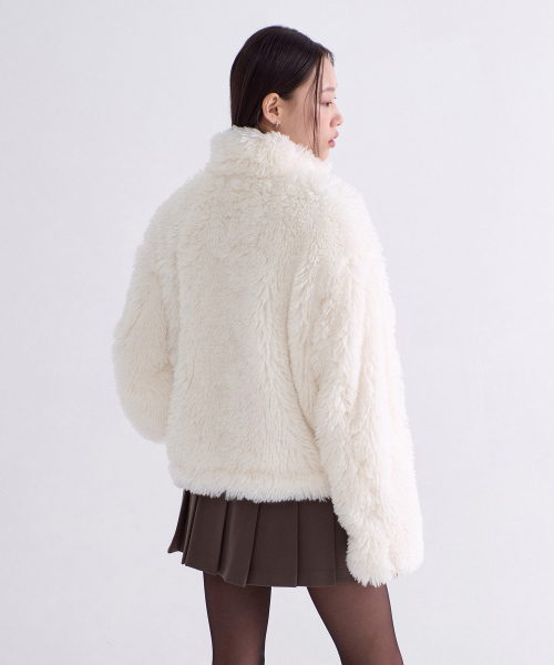 MUSINSA STANDARD WOMAN（ムシンサスタンダードウーマン）の「ウィメンズ シンセティック フラッフィ ファージャケット [クリーム]（ムートンコート・レディース・その他・S/M）」の2枚目の写真