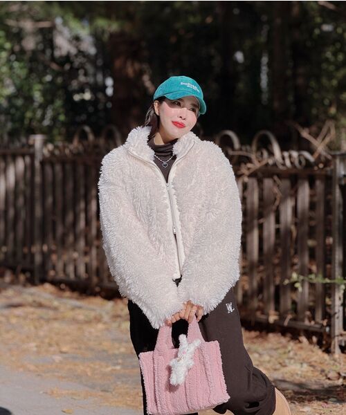 MUSINSA STANDARD WOMAN（ムシンサスタンダードウーマン）の「ウィメンズ シンセティック フラッフィ ファージャケット [クリーム]（ムートンコート・レディース・その他・S/M）」の11枚目の写真