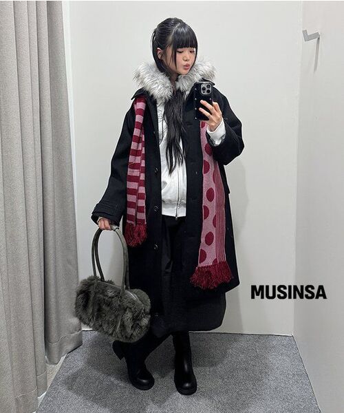 AMESWORLDWIDE（アメスワールドワイド）の「AMES FUR SHOULDER BAG CHARCOAL（ショルダーバッグ・レディース・その他・FREE）」の5枚目の写真